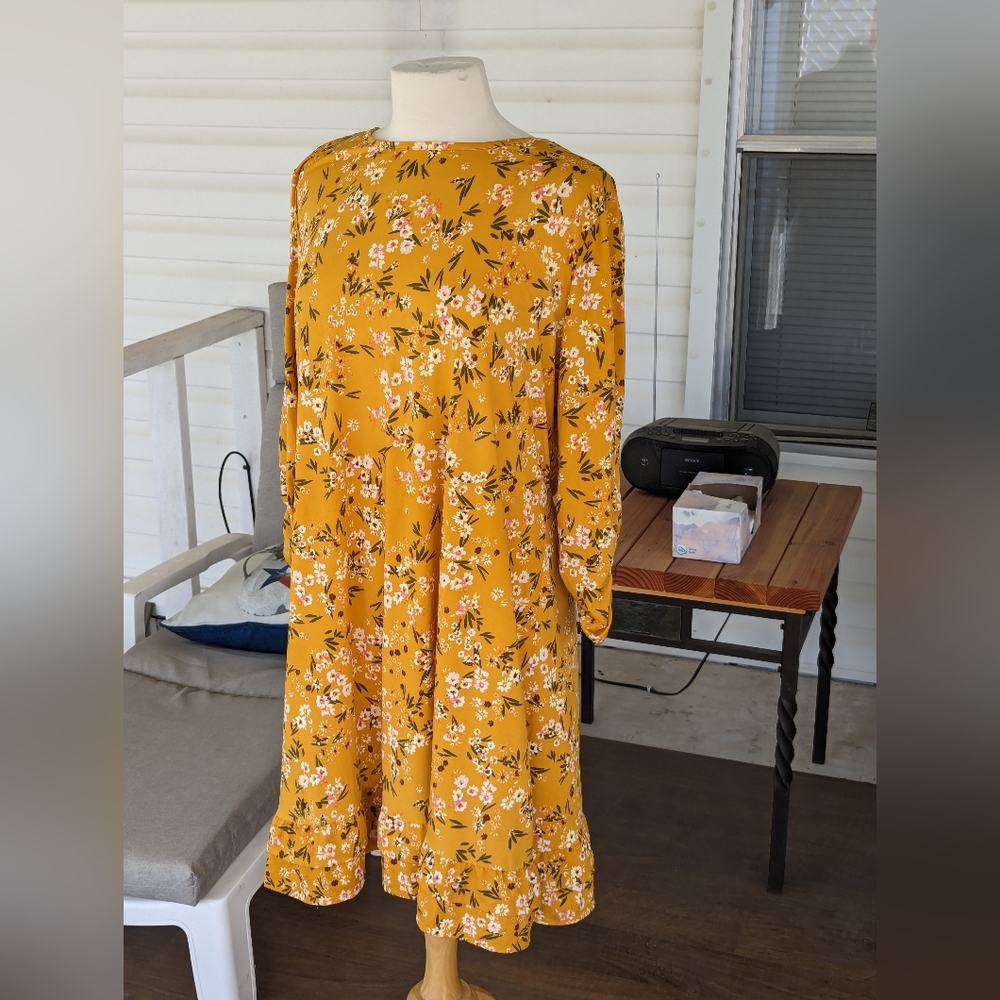Robert Louis.  Dress. 228